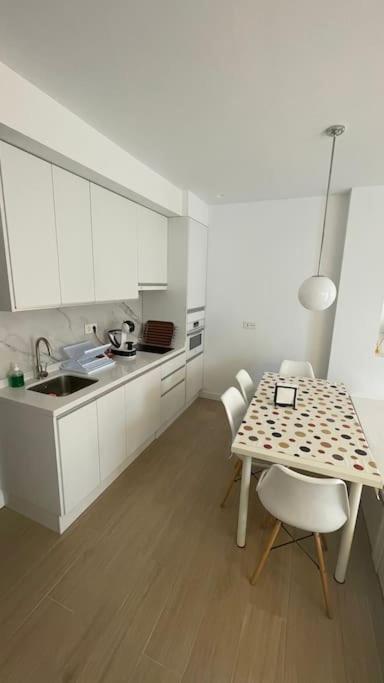 Hispalis Plaza Cristo De Burgos Apartment Sevilla Bagian luar foto