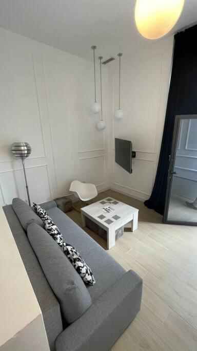 Hispalis Plaza Cristo De Burgos Apartment Sevilla Bagian luar foto
